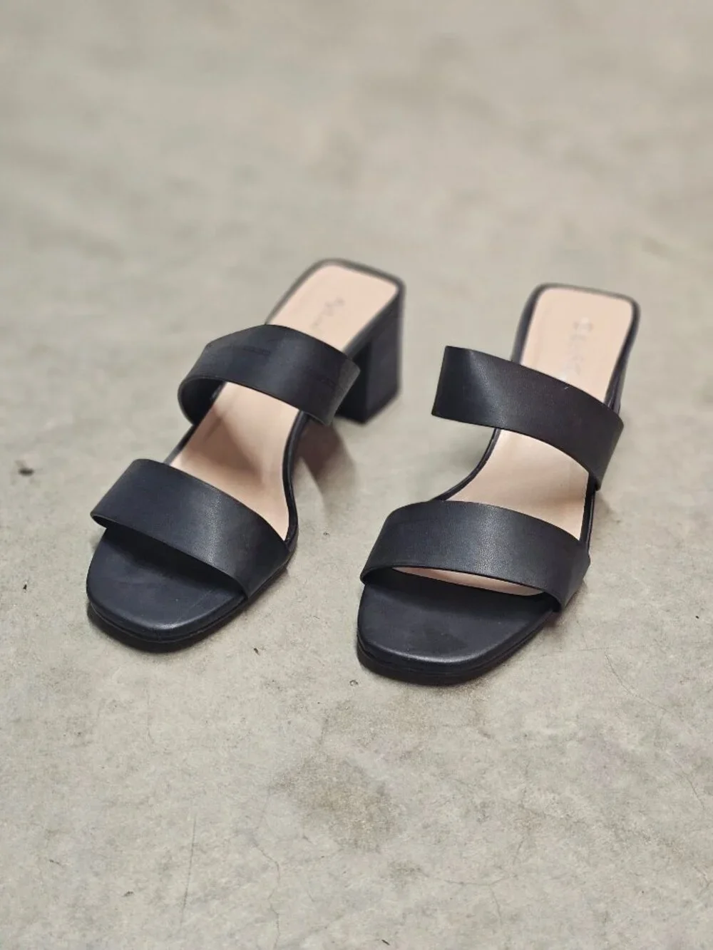 Black Block Heel Slide Sandals With Double Straps Open Toe & Square Heel Design - Picture 12 of 13